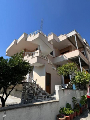 VILA Mina